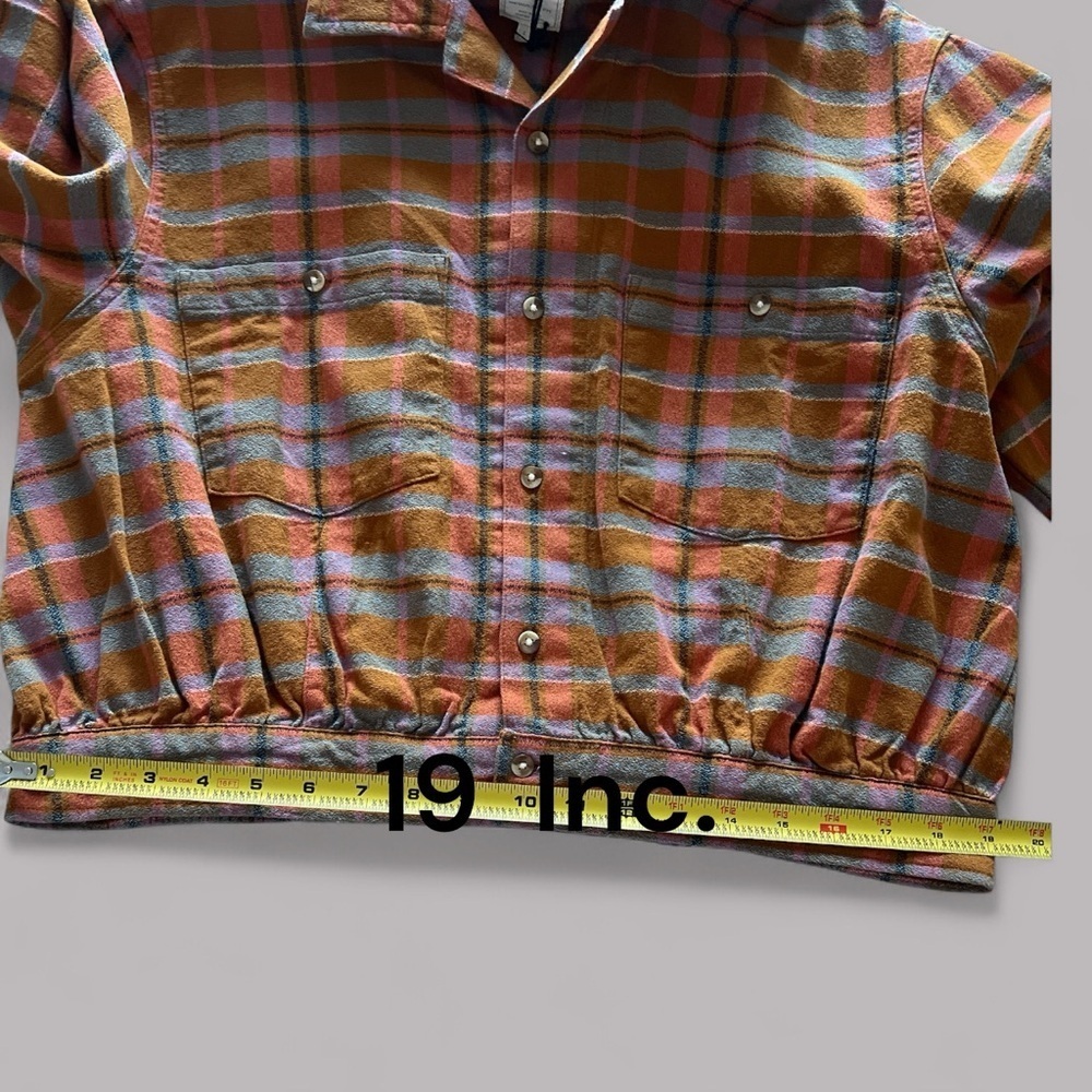 LEE JEANS WOMENS NWT -SzL
Lee Jeans Boxy Notch Collar
Button Down Shirt C - Picture 9 of 16